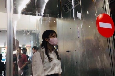 TPHCM: Đưa buồng khử khuẩn toàn thân vào sử dụng để phòng chống Covid-19