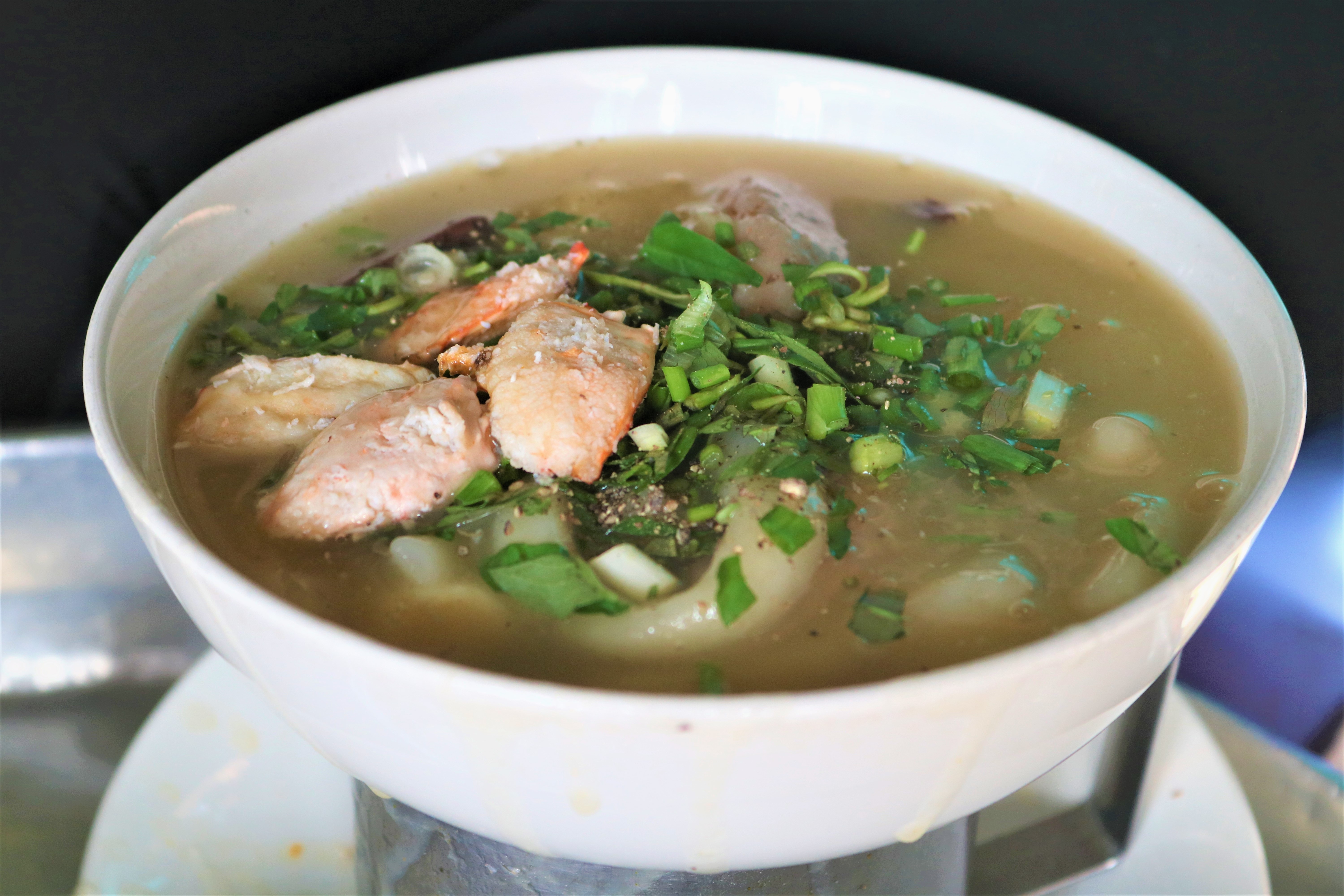 Quán bánh canh hàng độc ngày bán 800 tô, từ lúc giá chỉ 2.000 đồng - 1 Quán bánh canh hàng độc ngày bán 800 tô, từ lúc giá chỉ 2.000 đồng - 1