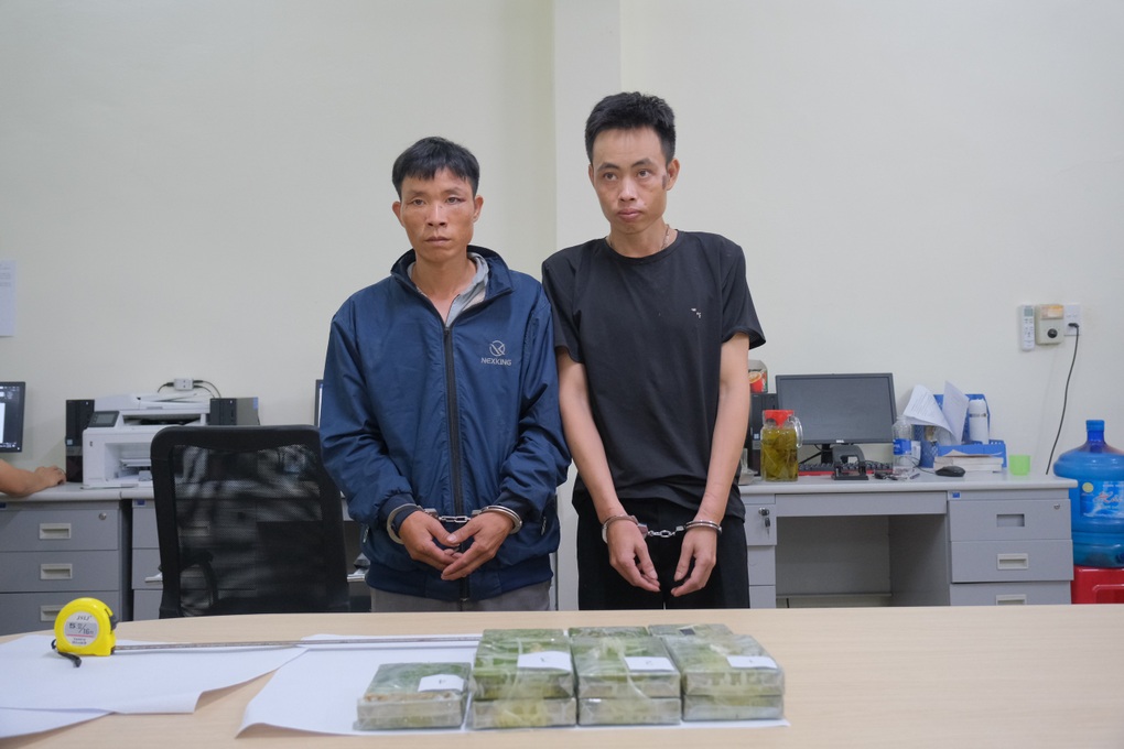 Triệt phá đường dây ma túy xuyên quốc gia, thu giữ 10 bánh heroin - 1 Triệt phá đường dây ma túy xuyên quốc gia, thu giữ 10 bánh heroin - 1