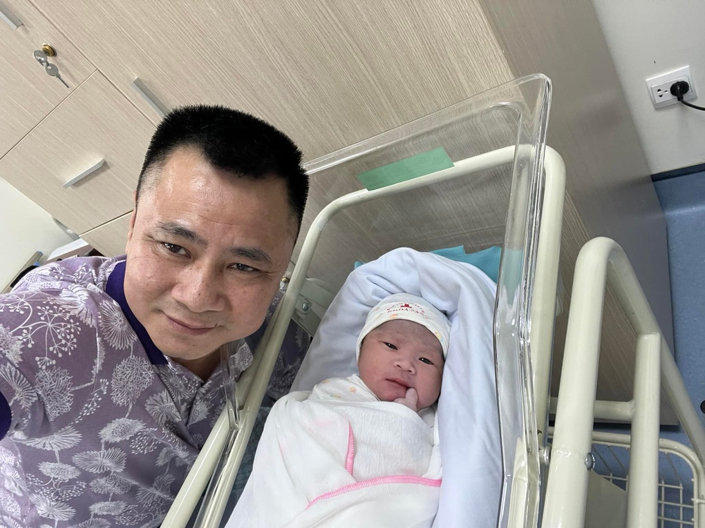NSND Tự Long làm thơ tặng con trai mới sinh - 1 NSND Tự Long làm thơ tặng con trai mới sinh - 1