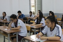 Chấm thi Ngữ văn THPT quốc gia: 6000 bài mới có 3 bài đạt từ 8 điểm trở lên