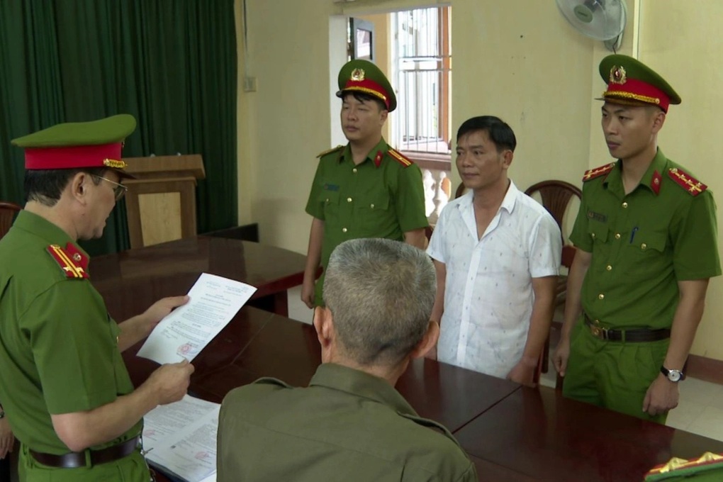 Giám đốc công ty vàng bạc ở Hưng Yên bị bắt - 1 Giám đốc công ty vàng bạc ở Hưng Yên bị bắt - 1