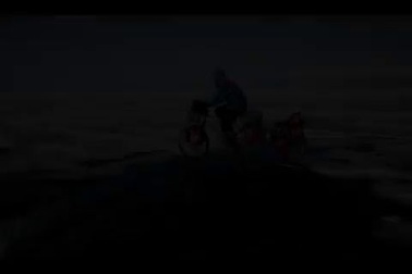 Dạo chơi trên bề mặt băng của hồ Baikal - hồ nước ngọt lớn và sâu nhất thế giới