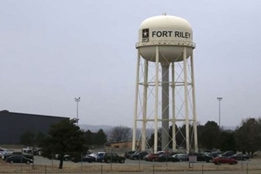 FBI "giăng bẫy" bắt sống kẻ đánh bom căn cứ quân sự Mỹ