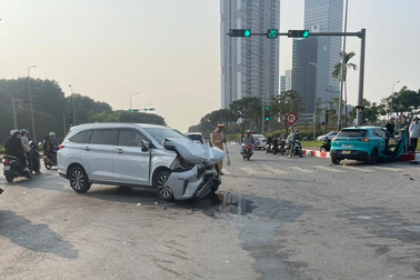 Tìm nhân chứng vụ tai nạn 5 người bị thương ngày mùng 3 Tết ở Hà Nội