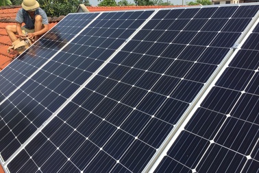 Thí điểm lắp đặt "điện áp mái": Dân bán điện ngược cho EVN