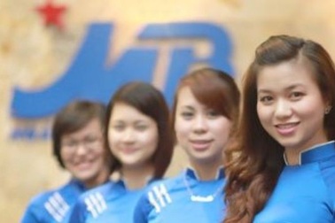 Nhân viên Ngân hàng Quân đội thu nhập hơn 18 triệu đồng/tháng