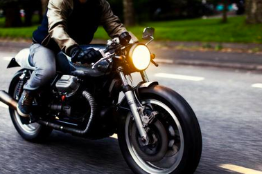 Bộ Giao thông đề xuất xe máy bật đèn ban ngày để ô tô… nhận biết