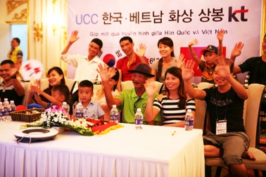 Giao lưu trực tuyến giữa các gia đình Việt - Hàn