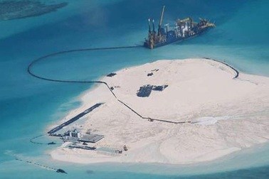 Philippines "tố" Trung Quốc xây đảo nhân tạo tàn phá môi trường ở Biển Đông