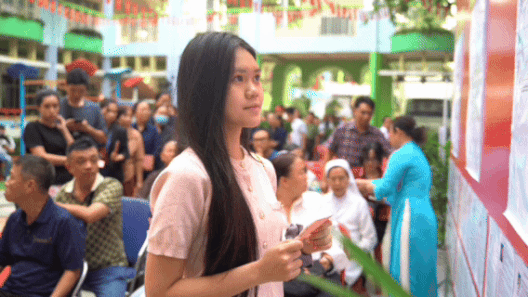 Giới trẻ TPHCM háo hức trong lần đầu cầm lá phiếu