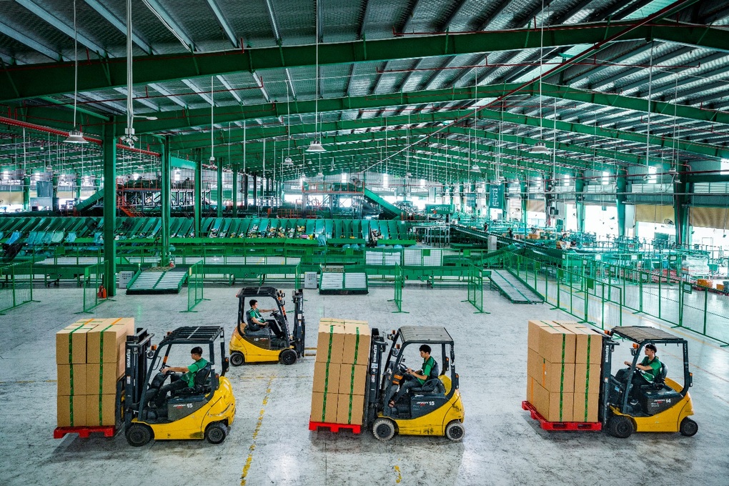 Giao Hàng Tiết Kiệm số hóa hoạt động hậu cần thương mại điện tử - 2 Giao Hàng Tiết Kiệm số hóa hoạt động hậu cần thương mại điện tử - 2