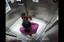 Clip tai nạn bất ngờ với trẻ nhỏ và lời cảnh báo cho các bậc phụ huynh