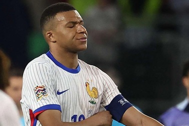 Kylian Mbappe bị chỉ trích dữ dội, từng cân nhắc giã từ đội tuyển Pháp