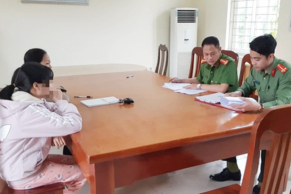 Xử phạt nữ thầy đồng chữa ung thư, Covid-19 - 1 Xử phạt nữ thầy đồng chữa ung thư, Covid-19 - 1