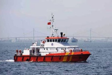 3 ngư dân trên thuyền hỏng máy được cứu sống an toàn