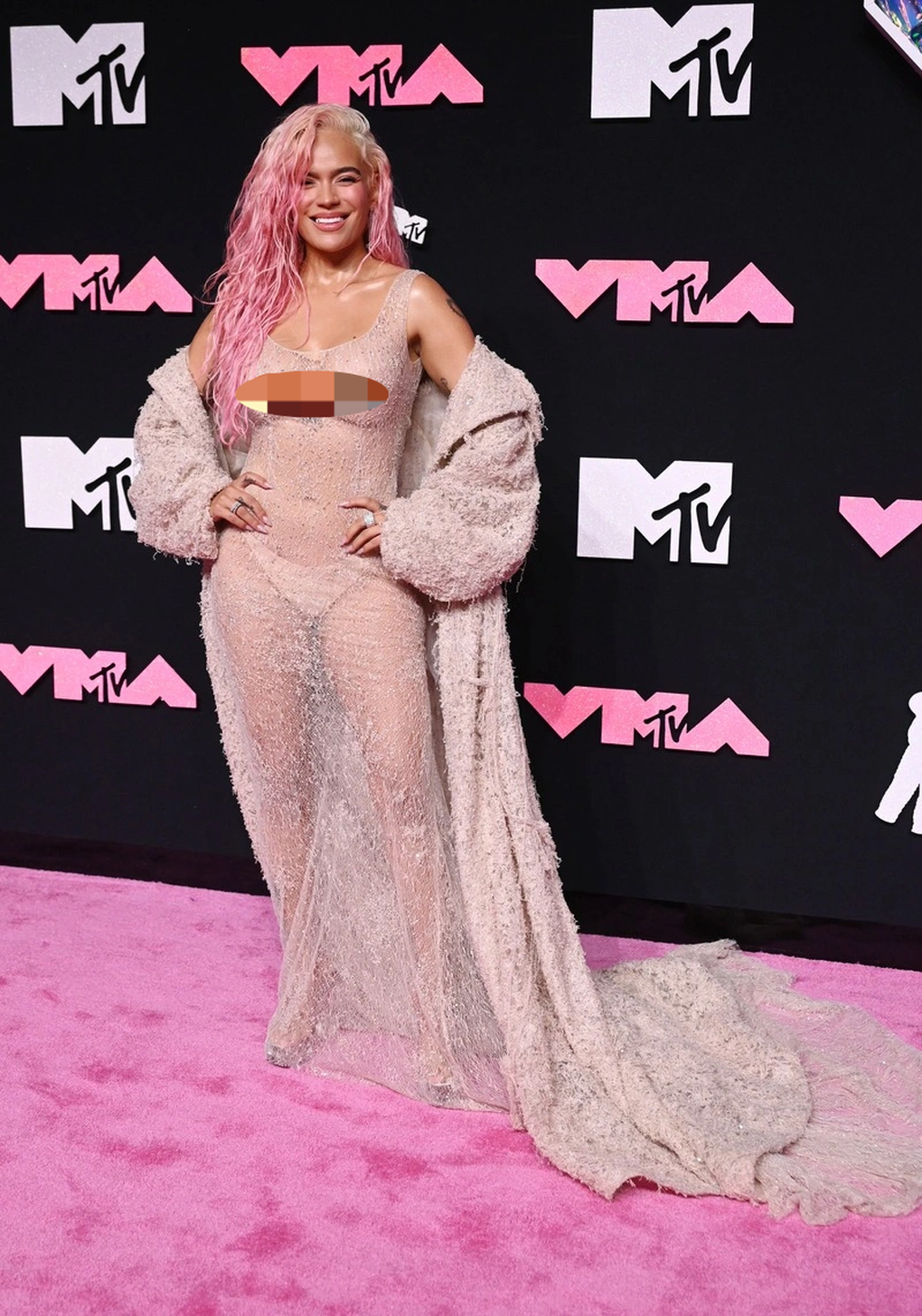 Ngôi sao mặc xuyên thấu đẹp nhất năm 2023 - 10 Ngôi sao mặc xuyên thấu đẹp nhất năm 2023 - 10