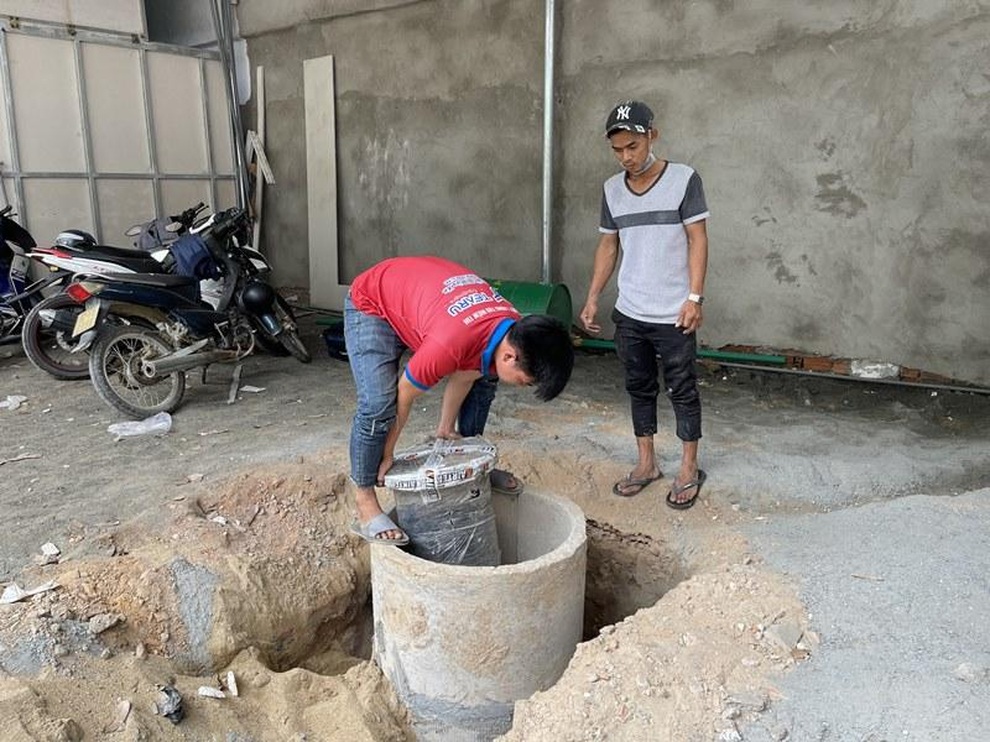 Rửa xe thuận tiện với cầu nâng một trụ rửa xe ô tô - 2 Rửa xe thuận tiện với cầu nâng một trụ rửa xe ô tô - 2