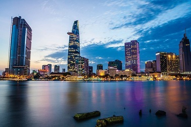 Quốc hội muốn khống chế trần lương công chức TPHCM