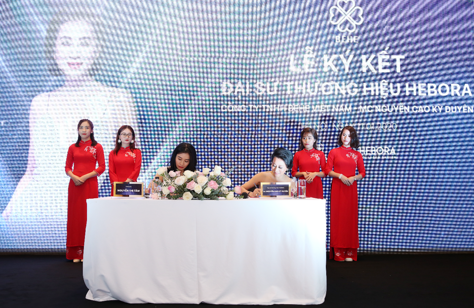 BEHE Việt Nam công bố MC Nguyễn Cao Kỳ Duyên trở thành đại sứ thương hiệu HEBORA - 2 BEHE Việt Nam công bố MC Nguyễn Cao Kỳ Duyên trở thành đại sứ thương hiệu HEBORA - 2
