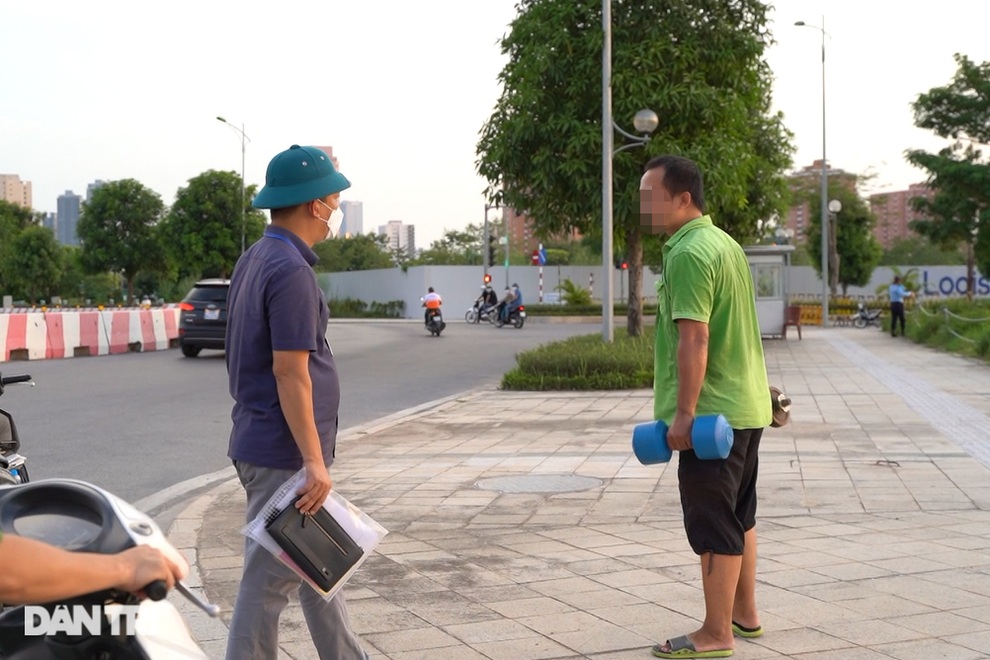 Phản ứng gay gắt, quanh co của người ra đường không lý do khi bị kiểm tra - 5 Phản ứng gay gắt, quanh co của người ra đường không lý do khi bị kiểm tra - 5