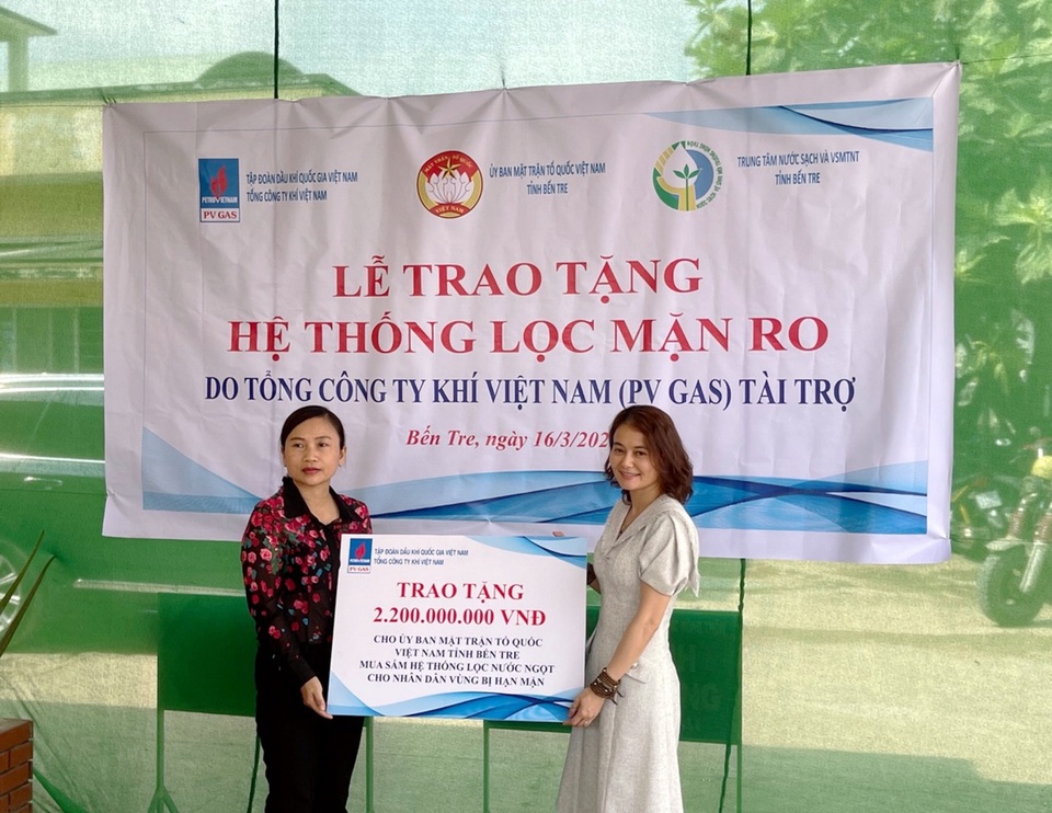 PV GAS trao tặng thêm 2 hệ thống lọc nước ngọt tại Bến Tre - 1 PV GAS trao tặng thêm 2 hệ thống lọc nước ngọt tại Bến Tre - 1