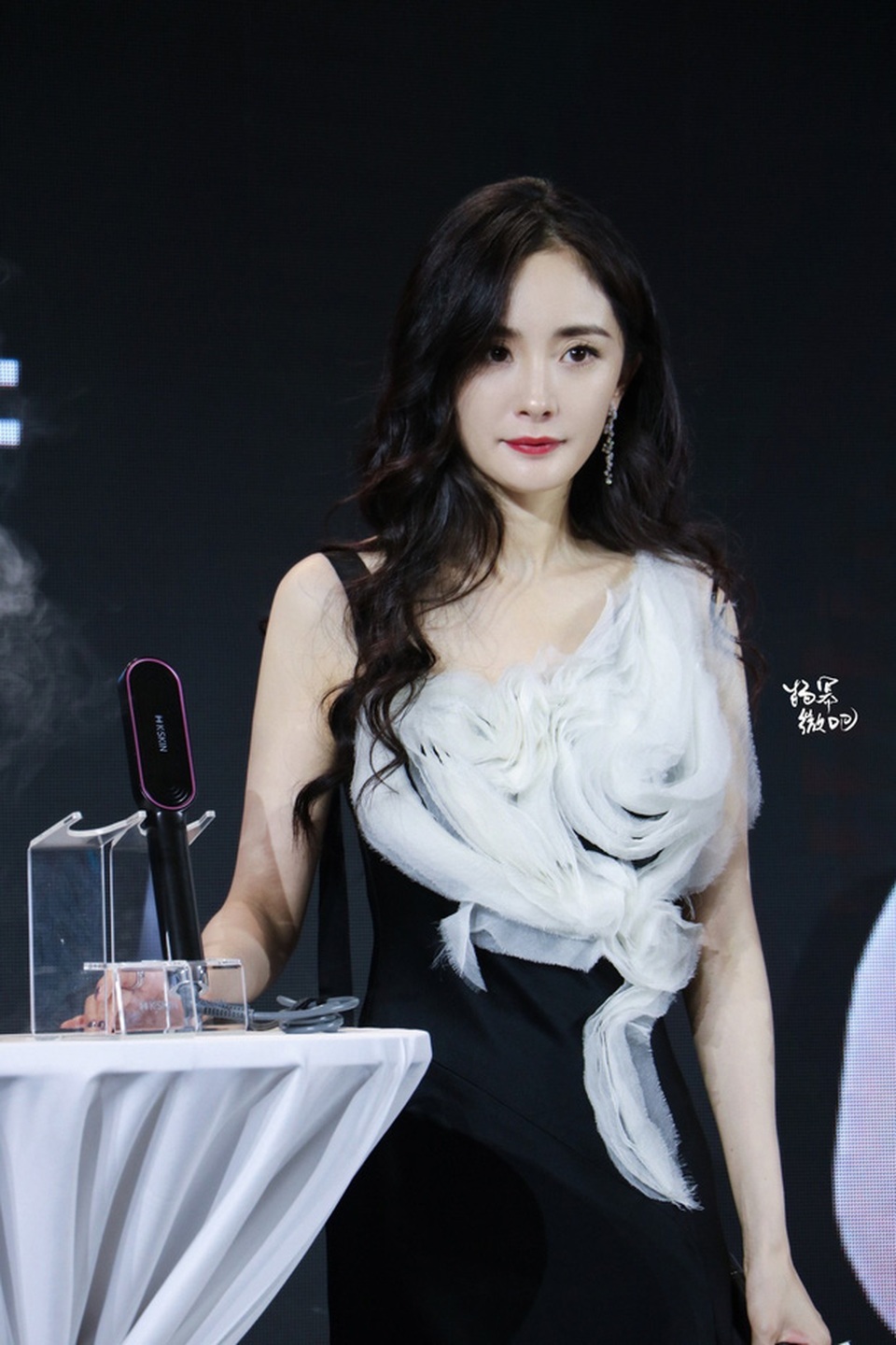 Dương Mịch xinh đẹp, cuốn hút giữa lùm xùm cãi vã với chồng cũ - 2 Dương Mịch xinh đẹp, cuốn hút giữa lùm xùm cãi vã với chồng cũ - 2