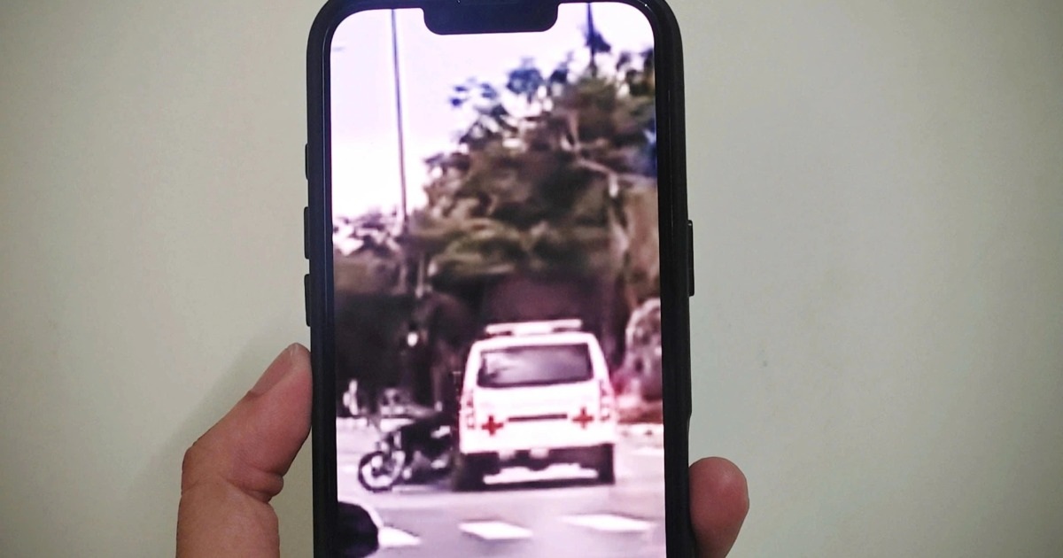 Xác minh clip xe cứu thương va chạm với xe máy tại giao lộ ở TPHCM