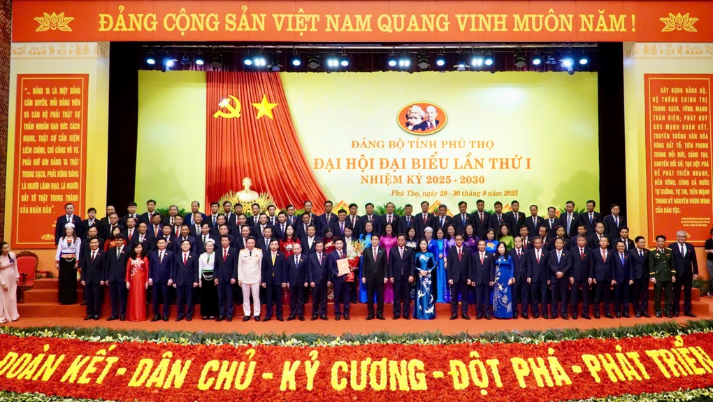 ប្រធាន៖ «ឧបករណ៍ថ្មីត្រូវតែល្អជាង ហើយមានប្រសិទ្ធភាពជាងឧបករណ៍ចាស់»។— ៣ Chủ tịch nước: “Bộ máy mới phải tốt hơn, hiệu quả hơn bộ máy cũ - 3
