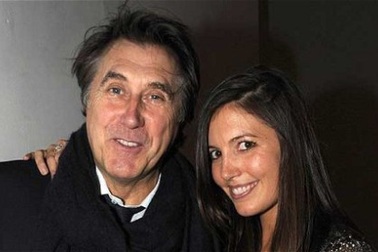 Nam ca sỹ 67 tuổi li dị vợ trẻ sau 2 năm chung sống