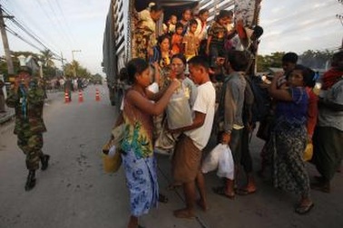 Myanmar: Xung đột biên giới leo thang, 15.000 người chạy sang Thái Lan