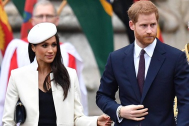 Cô dâu thường dân của Hoàng tử Harry sẽ mang tước vị gì sau đám cưới cổ tích?