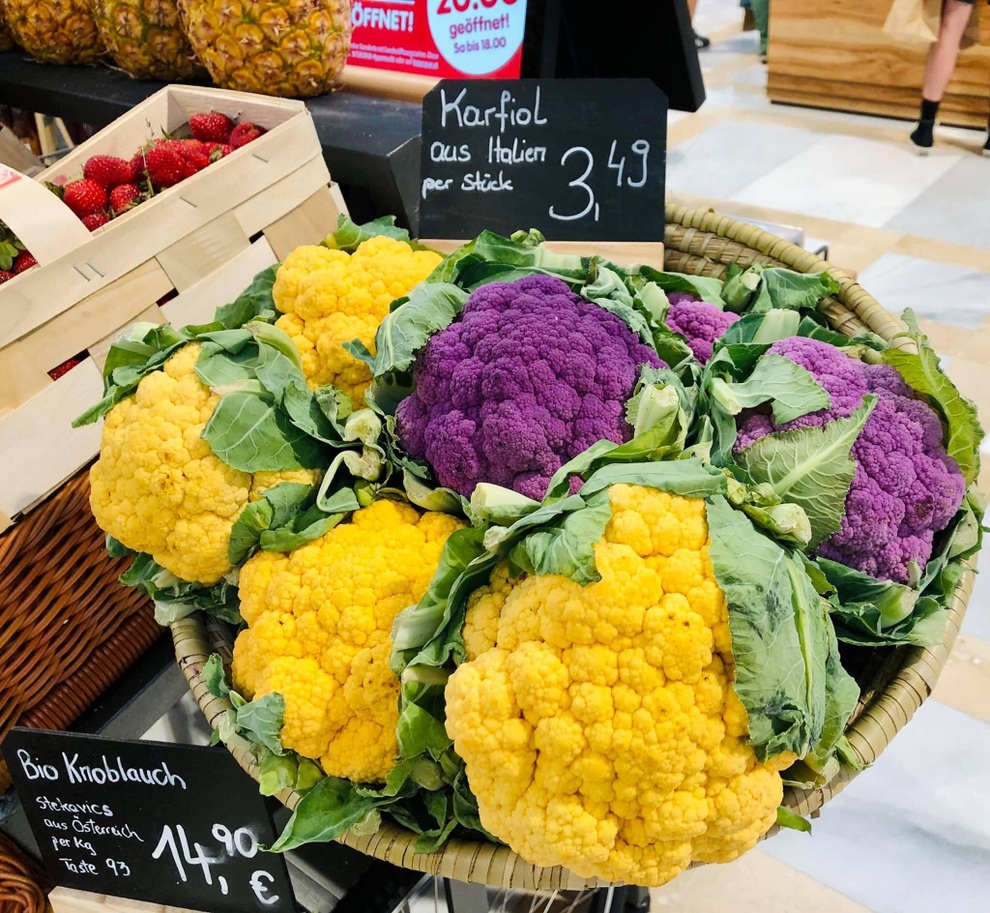 Súp lơ ngoại cầu vồng lạ mắt gần 1 triệu đồng/ kg vẫn hút người mua - 1 Súp lơ ngoại cầu vồng lạ mắt gần 1 triệu đồng/ kg vẫn hút người mua - 1