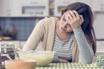 "Ngày nào chồng cũng dựng cổ tôi dậy lúc 6 giờ bắt làm bữa sáng"