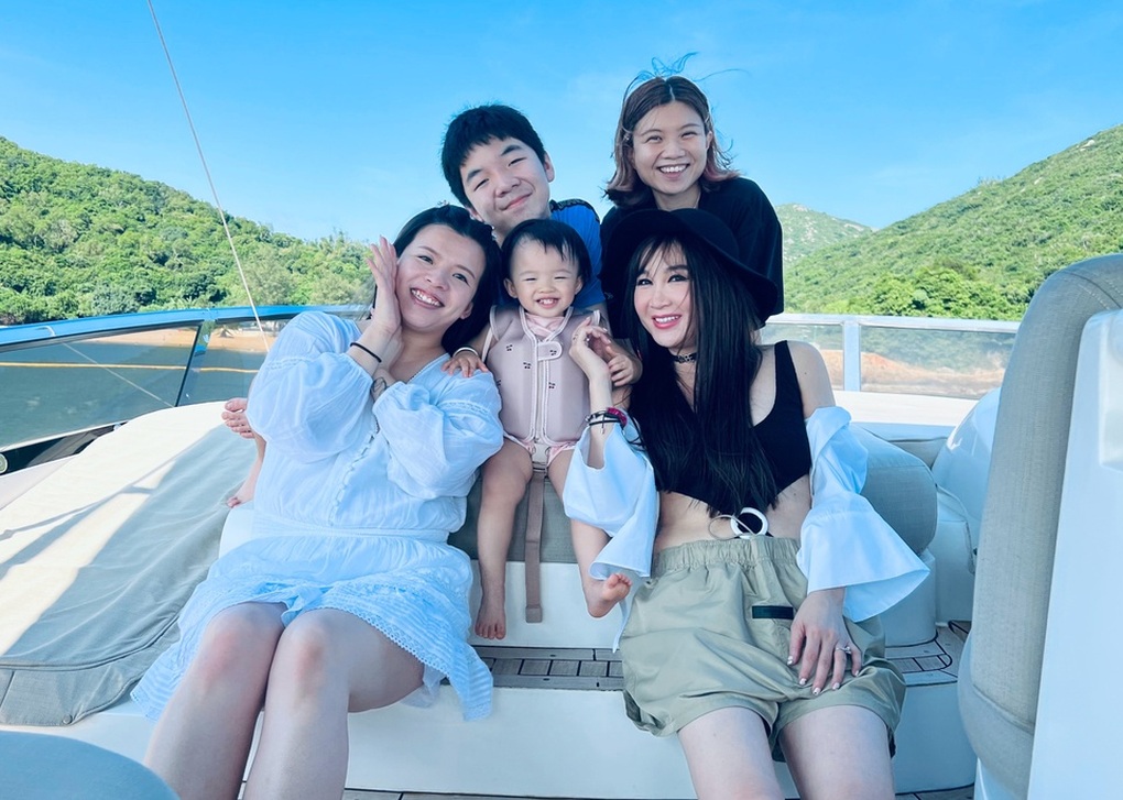 Phan Kim Liên đẹp nhất màn ảnh diện áo tắm, khoe eo thon đón tuổi 56 - 13 Phan Kim Liên đẹp nhất màn ảnh diện áo tắm, khoe eo thon đón tuổi 56 - 13