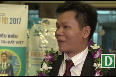 Thí sinh giành giải nhất Nhân tài Đất Việt 2017 bất ngờ khi được giải