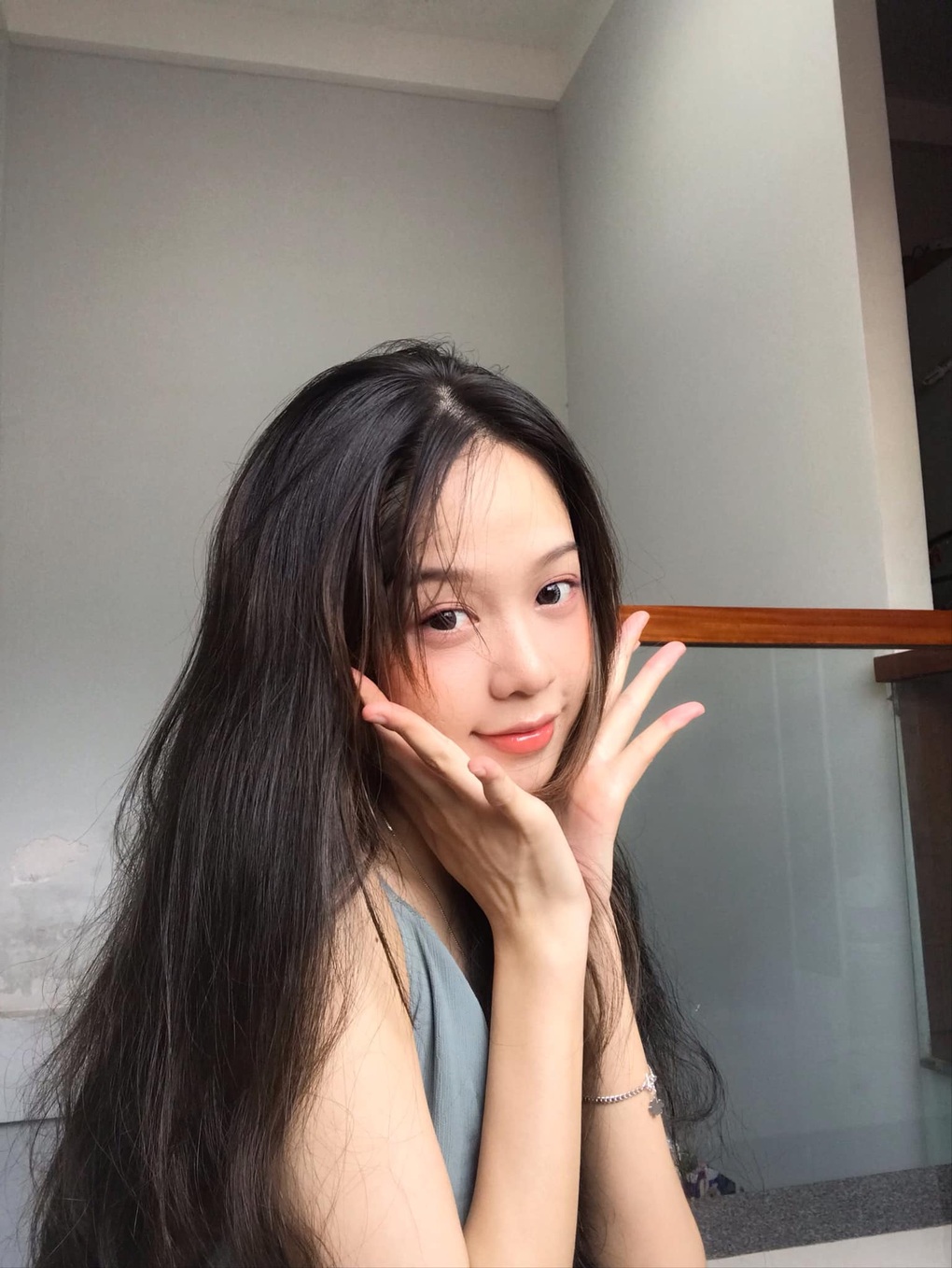 Nhan sắc đời thường Hoa hậu Thanh Thủy: Từ bị chê lưng gù đến 3 vòng sexy - 11 Nhan sắc đời thường Hoa hậu Thanh Thủy: Từ bị chê lưng gù đến 3 vòng sexy - 11