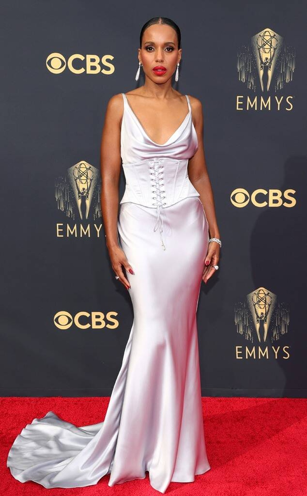 Catherine-Zeta Jones sánh đôi cùng chồng dự giải Emmy - 7 Catherine-Zeta Jones sánh đôi cùng chồng dự giải Emmy - 7