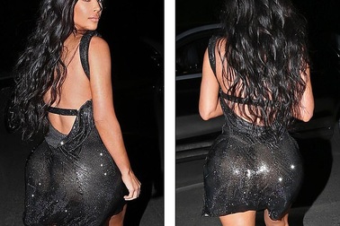 Kim Kardashian diện váy xuyên thấu "lộ" nội y