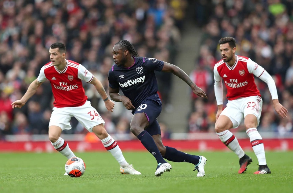 Arsenal 1-0 West Ham: VAR trợ giúp “Pháo thủ” chiến thắng - 4 Arsenal 1-0 West Ham: VAR trợ giúp “Pháo thủ” chiến thắng - 4