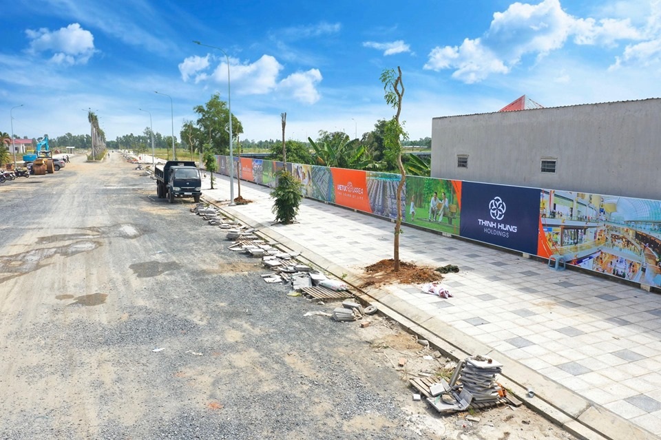 Doanh nghiệp địa ốc bỏ “phố” về “quê” - 1 Doanh nghiệp địa ốc bỏ “phố” về “quê” - 1