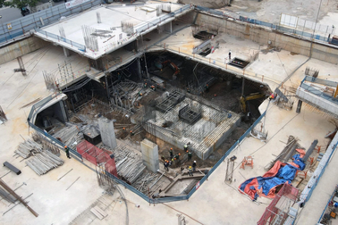 Giá nhà ở xã hội Hà Nội lập kỷ lục, "cò mồi" rao chênh hàng trăm triệu đồng