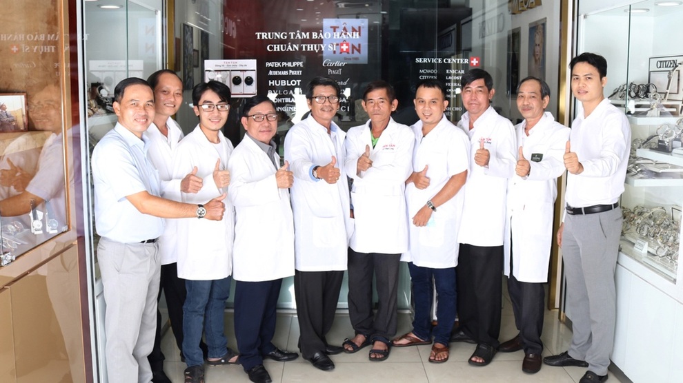 Đồng hồ Tân Tân: Hành trình từ cửa tiệm nhỏ đến 20 showroom toàn quốc - 4 Đồng hồ Tân Tân: Hành trình từ cửa tiệm nhỏ đến 20 showroom toàn quốc - 4