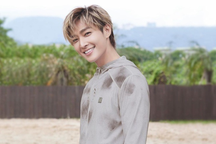 Tàng trữ clip nóng với bạn trai cũ, nam ca sĩ xứ Đài bị cấm xuất cảnh