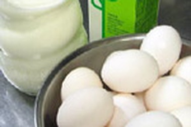 Bồi bổ sức khỏe bằng sữa và trứng gà