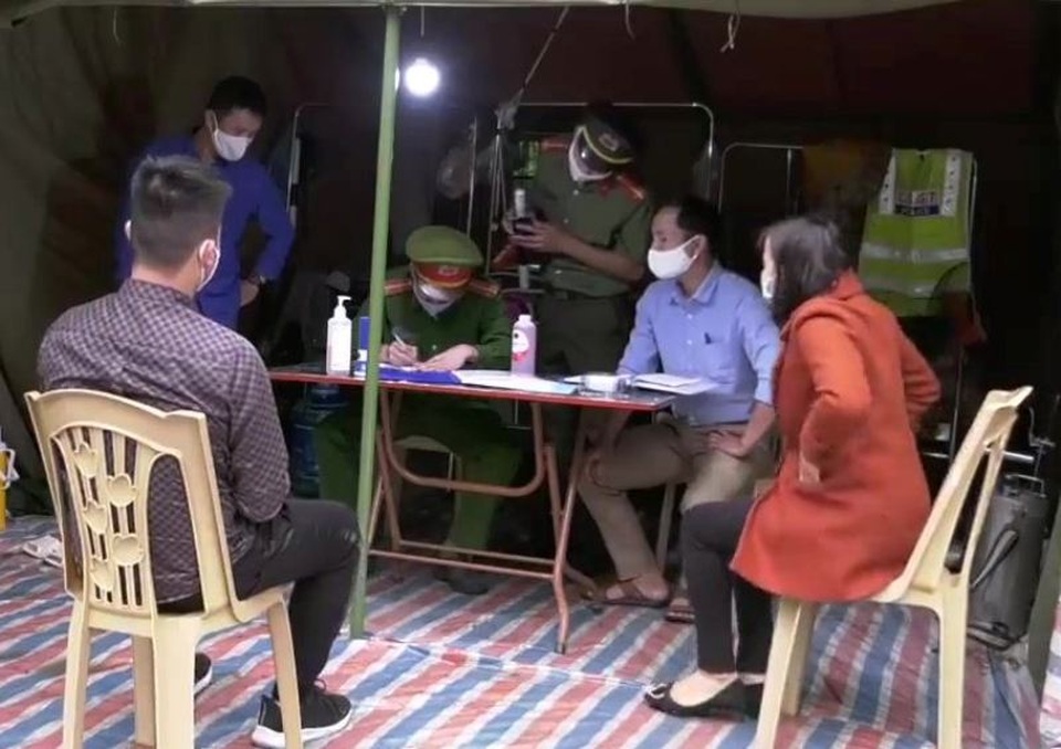 4 thanh niên trốn cách ly đi dự sinh nhật bạn - 2 4 thanh niên trốn cách ly đi dự sinh nhật bạn - 2