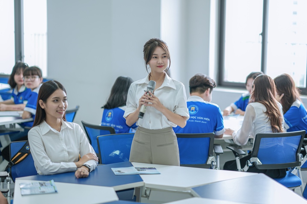 Đại học Văn Hiến dành 30 tỷ đồng cấp học bổng cho sinh viên - 2 Đại học Văn Hiến dành 30 tỷ đồng cấp học bổng cho sinh viên - 2
