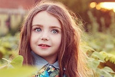 Người mẫu nhí hốt bạc