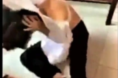 Giám thị cho lột quần áo nam sinh, lãnh đạo nhà trường nói: "Tôi rất sốc!"