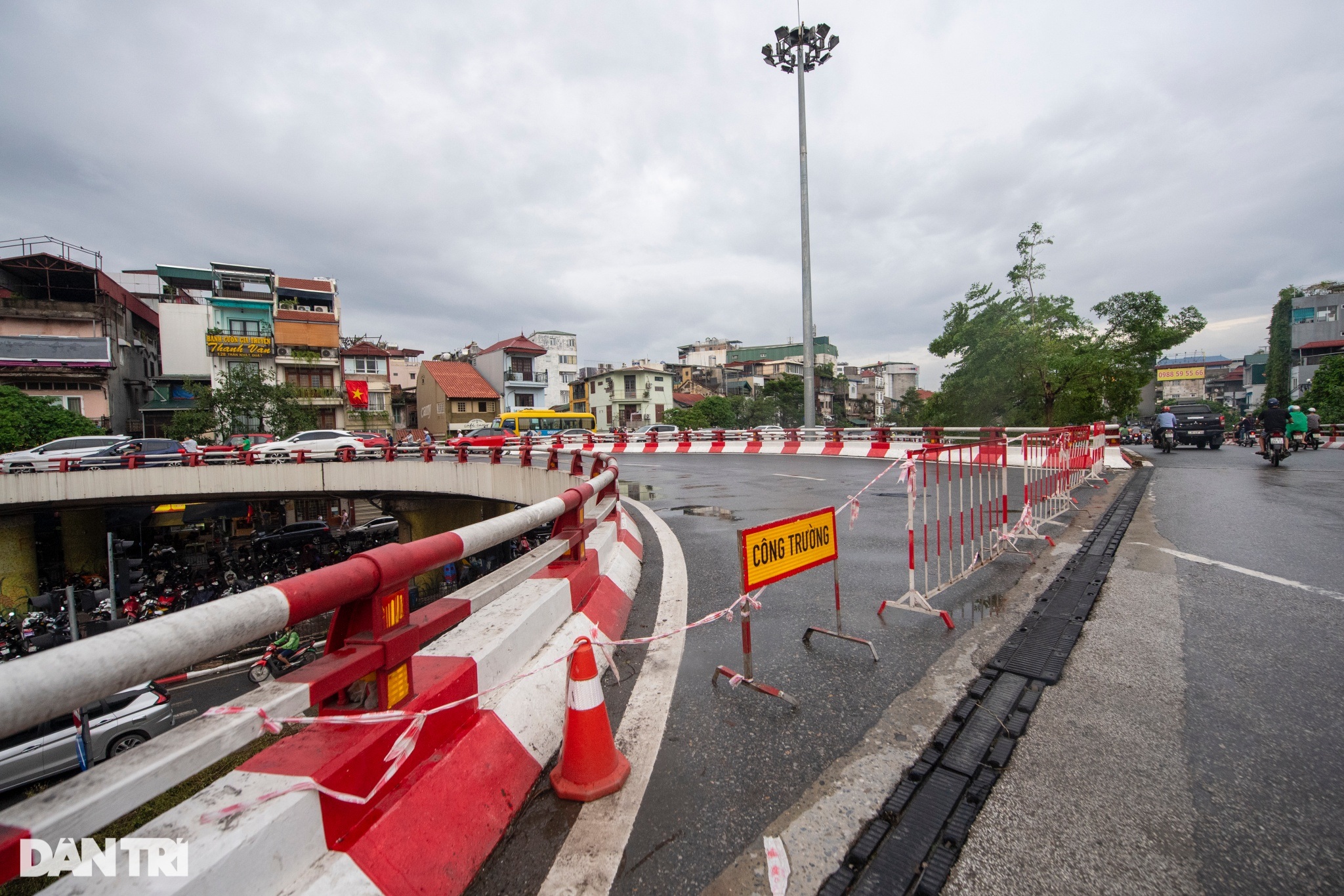 Cấm cầu Long Biên, hàng nghìn phương tiện nối đuôi nhau đi cầu Chương Dương - 10